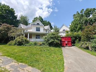 9 St Albans Rd, Corinna, ME 04928