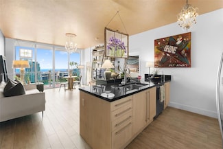 79 SW 12th St Unit 3904S, Miami, FL 33130