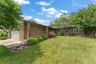 352 Sheffield Dr, Valparaiso, IN 46383