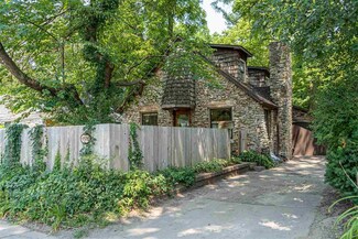 1326 Muscatine Ave, Iowa City, IA 52240