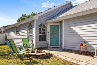 121 Edgewater Cir, Sanford, FL 32773