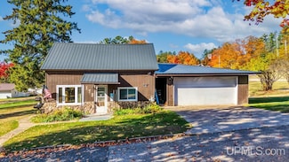 N1751 Mission St, Vulcan, MI 49892