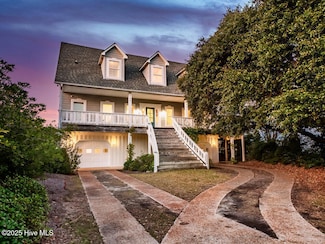 149 Old Village Ln, North Topsail Beach, NC 28460