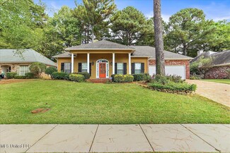 304 Pinewood Ln, Ridgeland, MS 39157