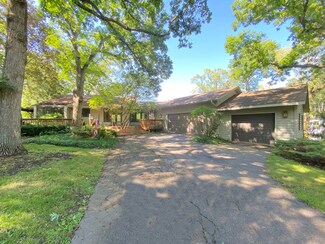 24268 N Forest Dr, Lake Zurich, IL 60047