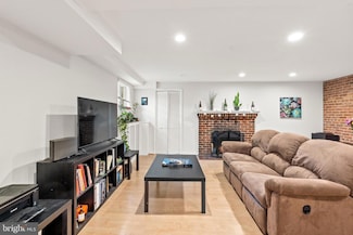 2243 40th St NW, Washington, DC 20007