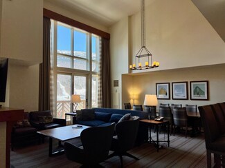 7412 Mountain Rd, Stowe, VT 05672