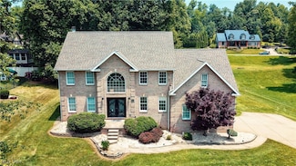 5123 Glenbrook Dr, Vienna, WV 26105