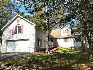 2170 Pine Valley Dr, Tobyhanna, PA 18466