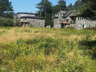 T/L3700 Village Ln, Yachats, OR 97498