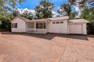 2538 Sycamore Ave, Huntsville, TX 77340