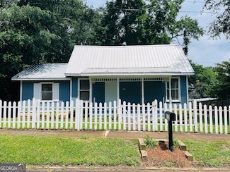 608 Askew Ave, Hogansville, GA 30230