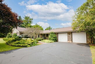 W7676 Stacey Ln, Whitewater, WI 53190