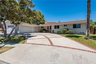 23730 Carard St, Woodland Hills, CA 91367