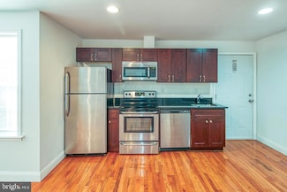 321 N 40th St Unit 2, Philadelphia, PA 19104