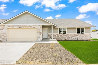 8001 Westbrook Ave, Yakima, WA 98908