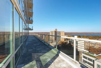 640 W 237th St Unit 15C, Bronx, NY 10463