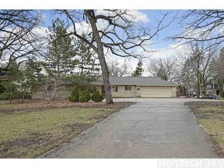 2916 W River Pkwy, Minneapolis, MN 55406