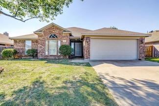 524 Thistle Meade Cir, Burleson, TX 76028