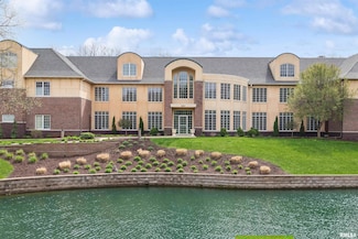 6211 Utica Ridge Rd Unit 204, Davenport, IA 52807