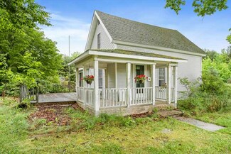 6337 Emmet Heights Rd, Harbor Springs, MI 49740