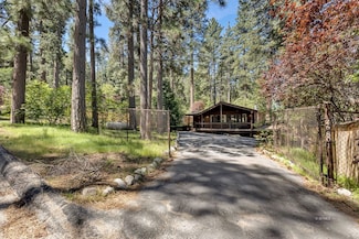 26801 Canyon Dr, Idyllwild-Pine Cove, CA 92549