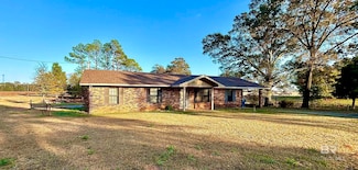 822 Dogwood Rd, Brewton, AL 36426