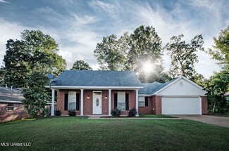 1051 Spanish Oak Dr, Pearl, MS 39208