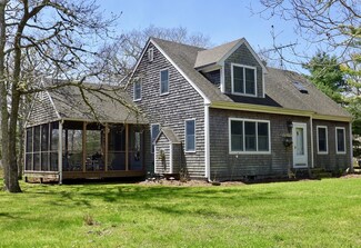 18 Post Oak Rd, Chilmark, MA 02535