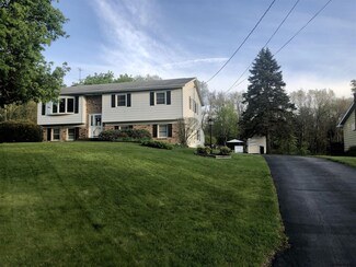 18 Holland Ln, Castleton On Hudson, NY 12033
