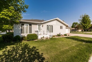 1403 Hoven Ln, Crookston, MN 56716