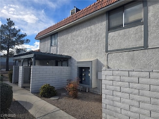 6909 Round Tree Dr Unit B, Las Vegas, NV 89128