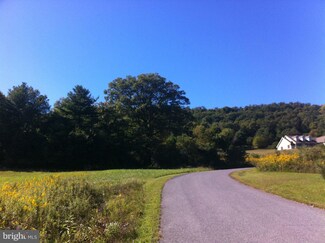 221 Meadows Ln, McConnellsburg, PA 17233
