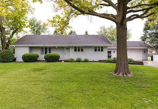 203 11th St, Dallas Center, IA 50063