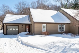 22 Slate Cir, Manchester Center, VT 05255