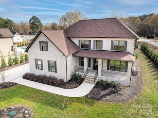 719 Greenbriar Dr, Stallings, NC 28104
