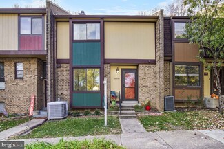 6838 Deer Run Dr, Alexandria, VA 22306