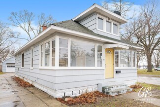 323 W Dale Ave, Muskegon, MI 49441