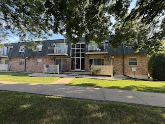 9982 S 84th Terrace Unit 303, Palos Hills, IL 60465