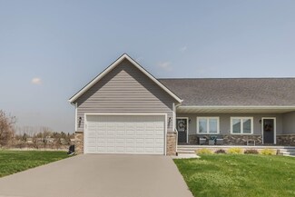 1966 Red Tail Dr, Waterloo, IA 50701