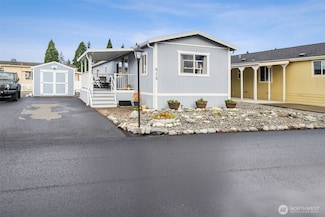 915 Mountain Villa Dr, Enumclaw, WA 98022