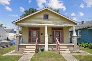 935 9th St, Gretna, LA 70053