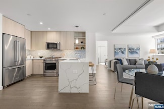 800 Ave at Port Imperial Blvd Unit 720, Weehawken, NJ 07086