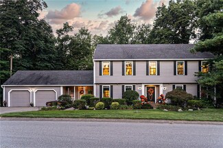 1308 Greenmont Hills Dr, Vienna, WV 26105