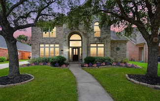 2006 Waters Edge Ct, Pearland, TX 77584