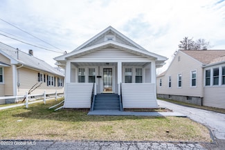 46 Arcadia Ct, Albany, NY 12205