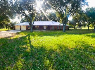 112 Fm 1042, Three Rivers, TX 78071