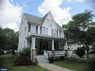 341 W 2nd St, Moorestown, NJ 08057