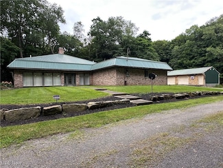 7434 Fenton Rd NW, North Bloomfield, OH 44450