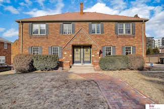 3812 Dewey Ave, Omaha, NE 68105